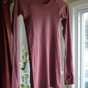 Swiftly Tech Long Sleeve Crew